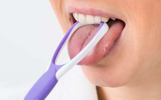 Ayurvedic Tongue Scraping – is brushing teeth not enough?